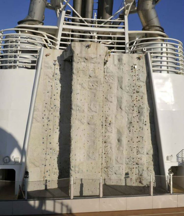 Climbing wall - Independence of the Seas