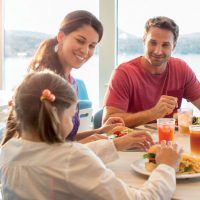 Family dining - Norwegian Cruise Line