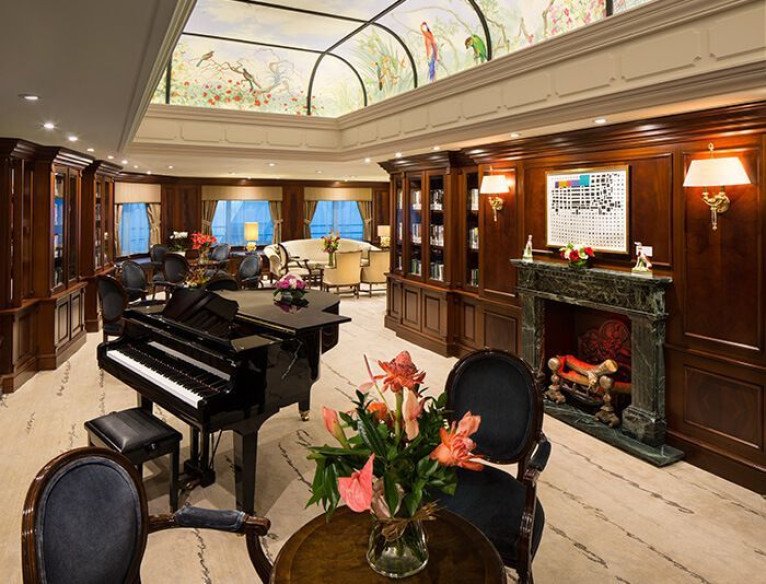 Cabaret Lounge