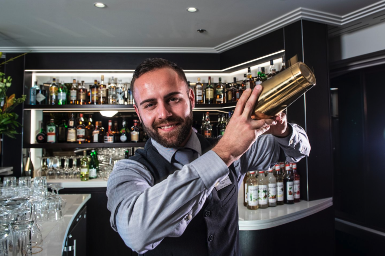 Bar