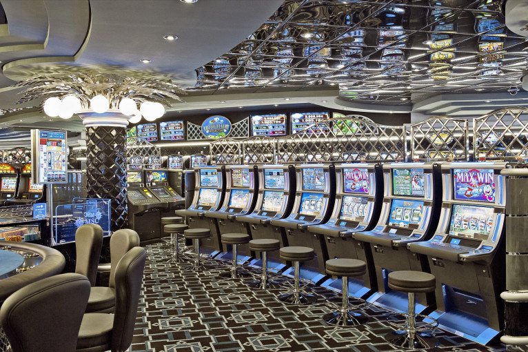 MSC Yacht Club Top Sail Lounge
