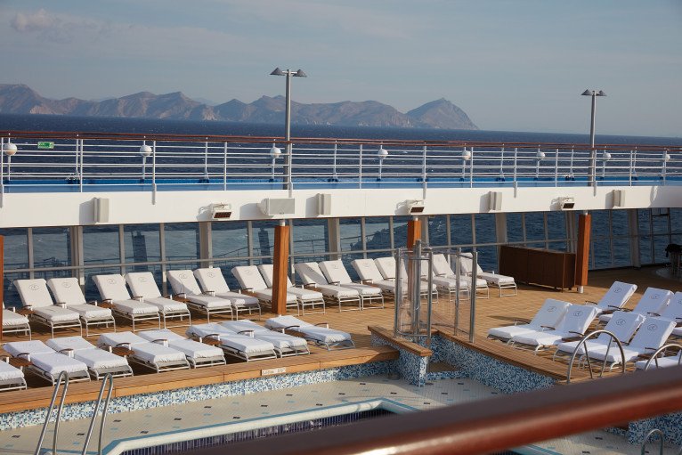 Horizon Lounge