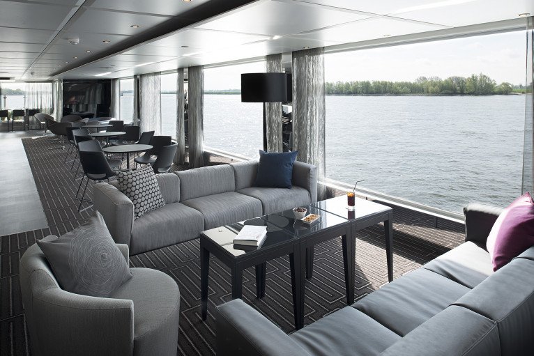 Horizon Bar and Lounge