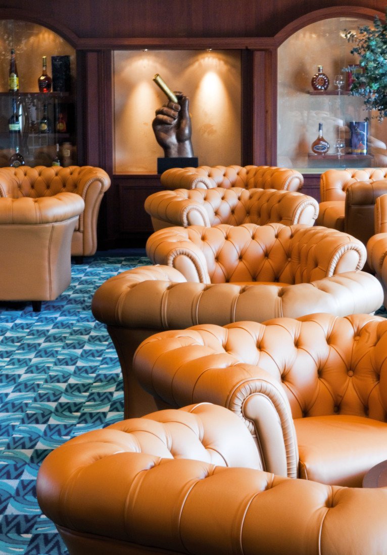 Top Sail Lounge