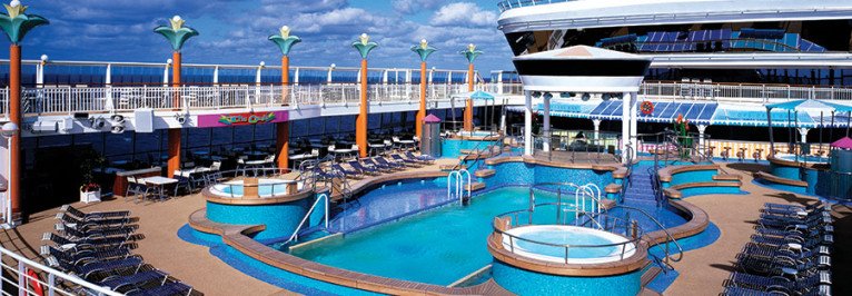 Main Pool & Sundeck