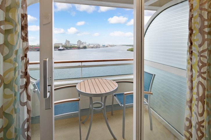 Spacious Sunset Ocean View Balcony