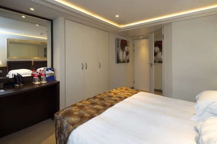 CAT. D Stateroom