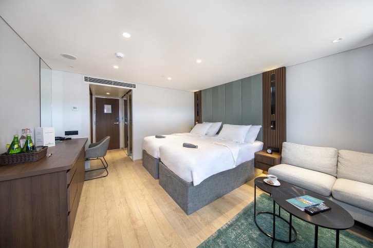Emerald Stateroom