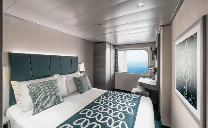 Junior Ocean View with Obstructed View