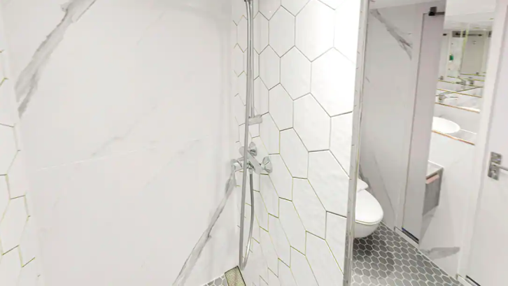 8 Image 8