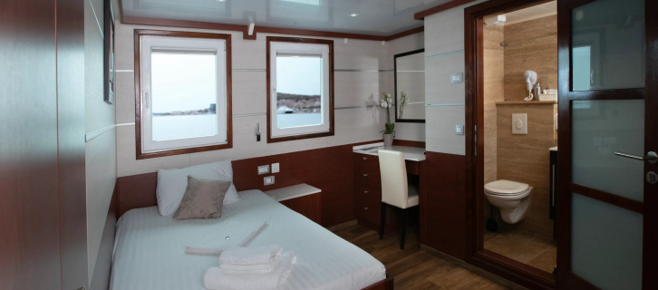 Single Window Cabin