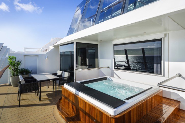 MSC Yacht Club Owner's Suite With Whirlpool Bath