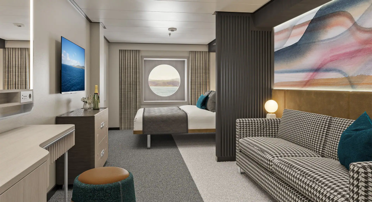 Large Oceanview with Round Window